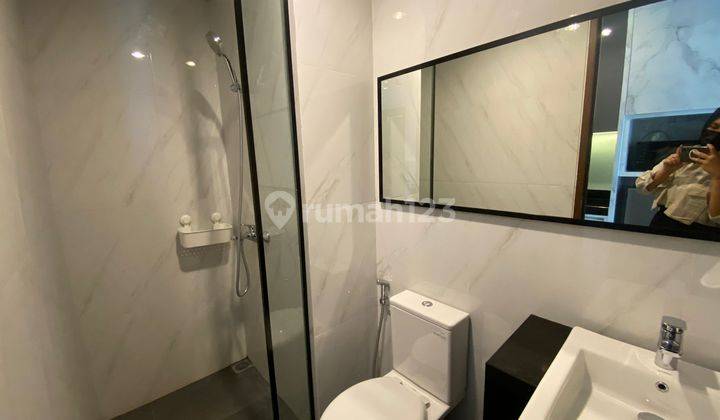 kamar mandi the newton 1 studio furnished