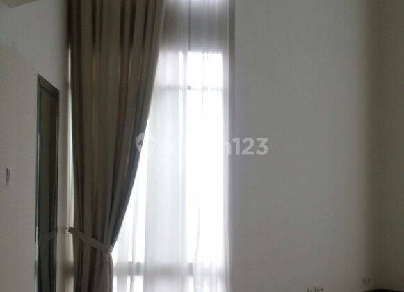 Apartement Four Seasons Residences Penthouse Semi Furnished Bagus 2