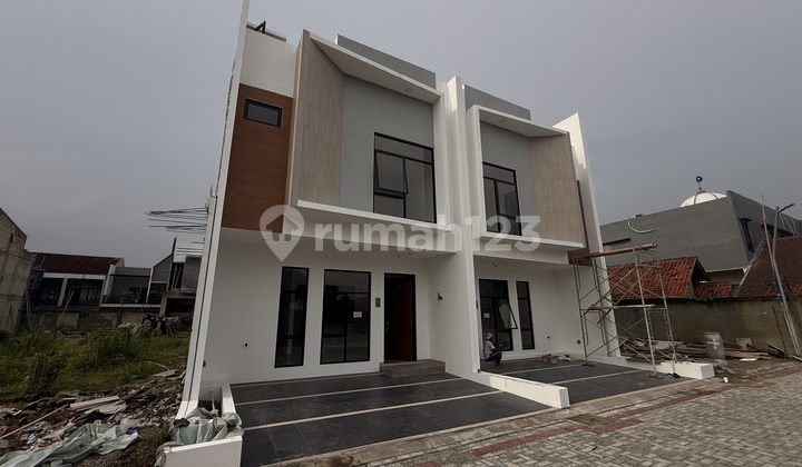 Rumah Cantik Dekat Stasiun