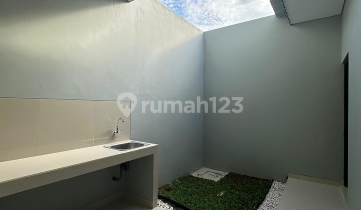 Rumah Pinggir Jalan Raya Full Fasilitas