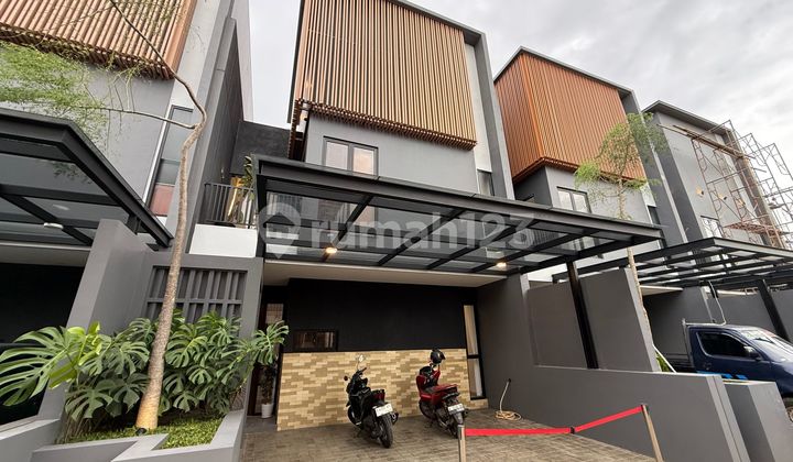 Ready-to-move-in Fully Furnished House 5 Minutes to Pamulang Ready-to-move-in Fully Furnished House 5 Minutes to Pamulang