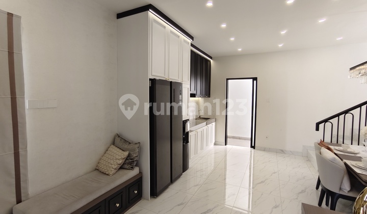 Classic European Style Siap Huni Lokasi Strategis Classic European Style Siap Huni Lokasi Strategis