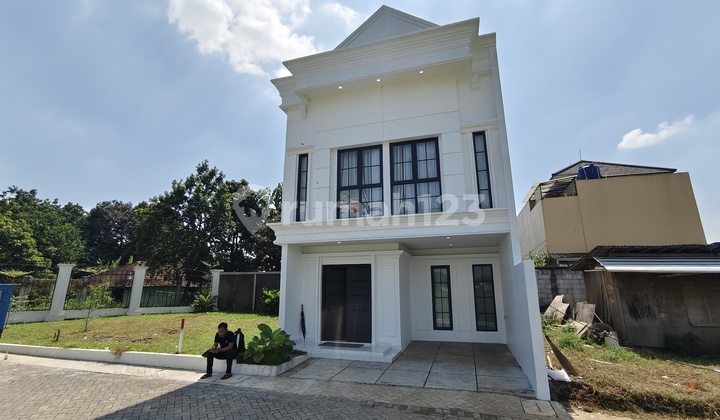 Classic European Style Siap Huni Lokasi Strategis Classic European Style Siap Huni Lokasi Strategis