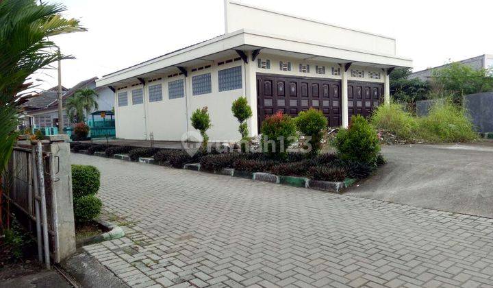 Showroom Mobil motor Jual Cepat Lokasi Cikaret cibinong, Strategis, Pondasi 2 Lantai, Bisa Dipakai Untuk Gudang ruko 1
