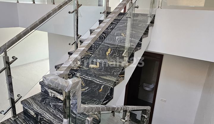 Luxury New Minimalist House in Batununggal, Bandung City 2