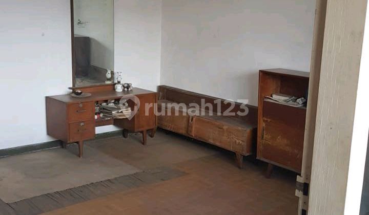 1½ Story Residential Home in the Center of Bandung, Quiet and Easily Accessible 2