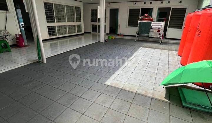 Well-Maintained House Ready to Occupy on Main Road in Central Bandung Near Mall, Schools, Hospital, Supermarket 2