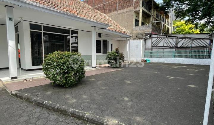 Rumah Terawat Siap Huni Tengah Kota Area Daerah Strategis Untuk Usaha Juga