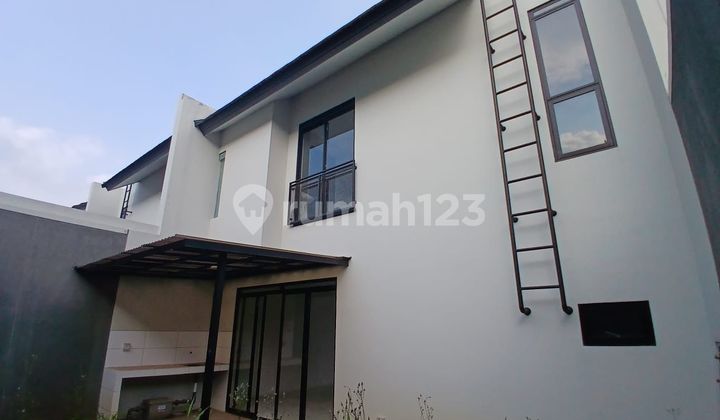 Rumah 2 Lantai Kota Baru Parahyangan Siap Huni Bebas Banjir Dekat Yogya Ikea Wahoo dan Rsia