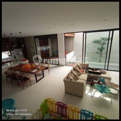 Rumah Dengan Material Bangunan Premium Siap Huni Lokasi Tgh Kota  1