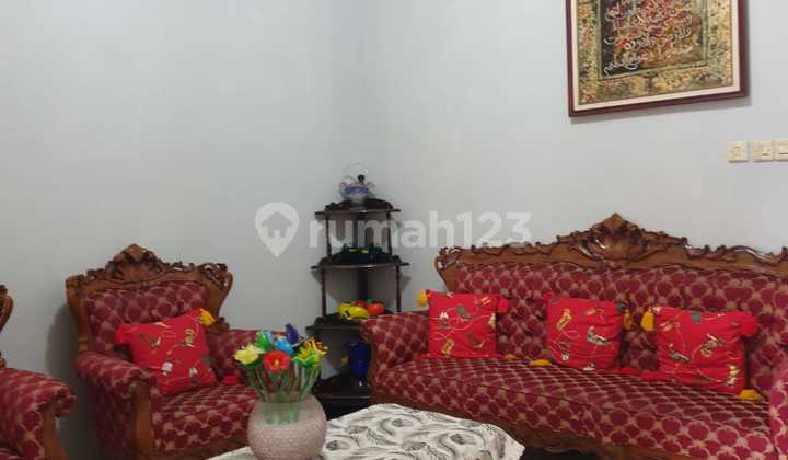 For Rent: Serene 5-Bedroom House with Spacious Yard and 4-Car Carport in Cimahi