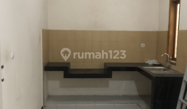 Disewa Rumah Siap Huni 2 Lantai Komplek Sarijadi Bandung 6