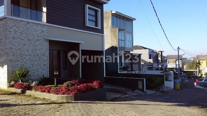Dijual Rumah Bagus Full Furnish Dalam Cluster Dekat Lembang Park Zoo View Gunung 2