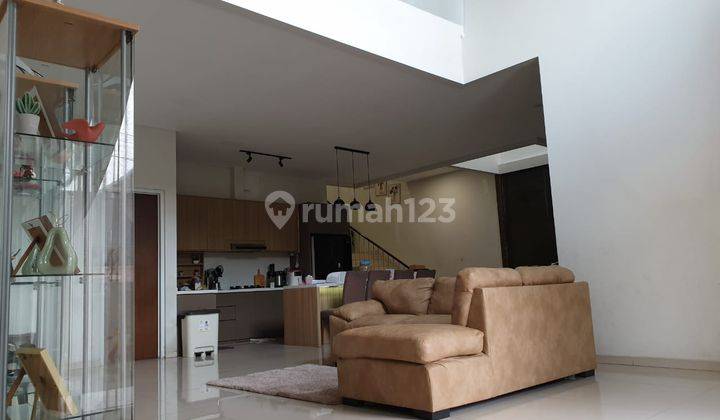Prime Location ! Rumah Lux Semi Furnish Komplek Turangga Bandung Tengah  1