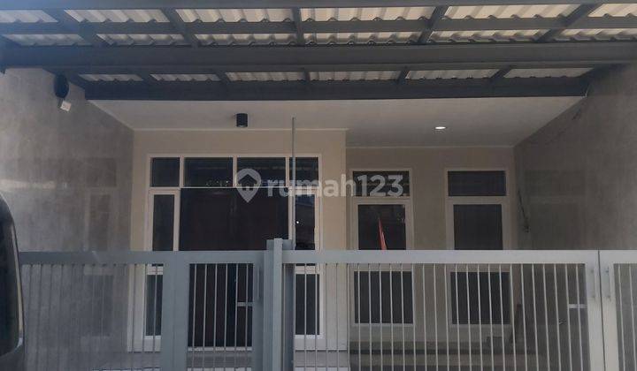 Disewa Rumah Minimalis 2 Lantai Mainroad Sarijadi Dekat Setra Duta 1