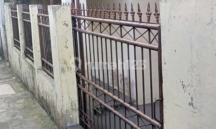 Dijual Cepat Rumah Kokoh Tanah Luas Masuk.gang 5 Menit Ke Pemkot Cimahi 