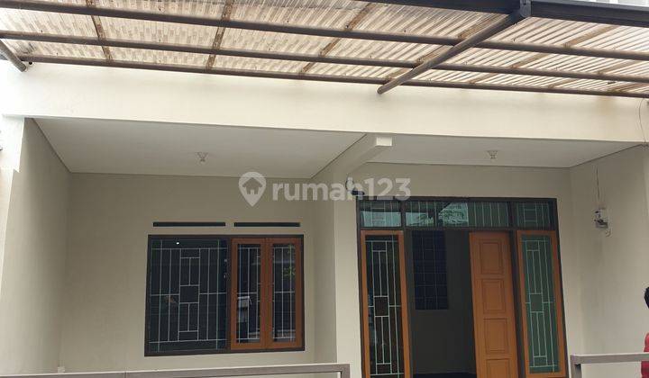 Disewa Rumah Minimalis 2 Lantai Komplek Sarijadi Dekat Setra Sari Mall 1