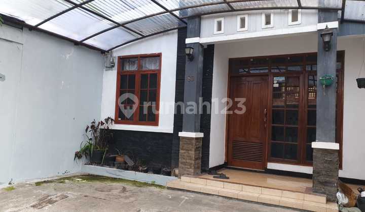 For Sale 2-Story House in Sarijadi Complex, Geger Kalong, 2-Car Carport 2