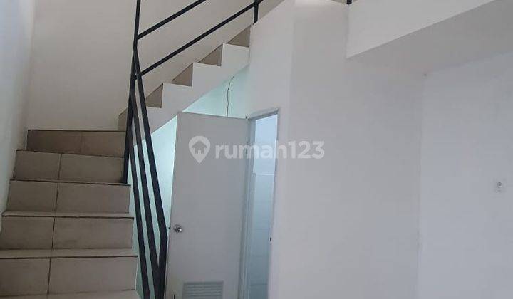 Rumah baru bangunan dua lantai sangat murah  2