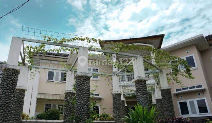 Rumah Villa dengan udara Sejuk di Timur Kota Bandung 1