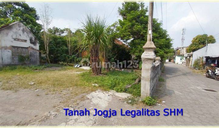 Tanah Nogotirto, Dekat Tugu Jogja, Jl. Godean 1