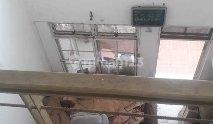 Rumah 2 Lantai di Taman Semanan Indah Blok. E, Jakarta Barat.