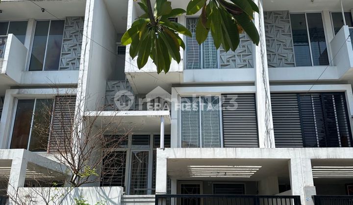 Dijual Rumah Taman Semanan Indah , Bagus Dan Siap Huni, Strategis