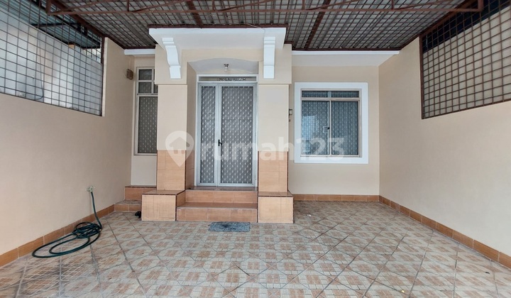 Price Drop: Nice, Neat, and Ready-to-Occupy House in Taman Semanan Indah