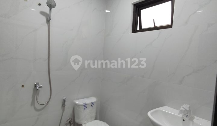 Di Jual Cepat Rumah Full Renov di Meruya Utara 2