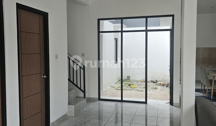 For Quick Sale: 2-Story House in Nusa Loka BSD 2
