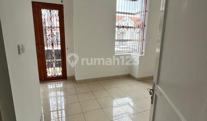 Rumah di Taman Semanan Indah, Posisi Hook, Dekat Stasiun Rawa Buaya 2