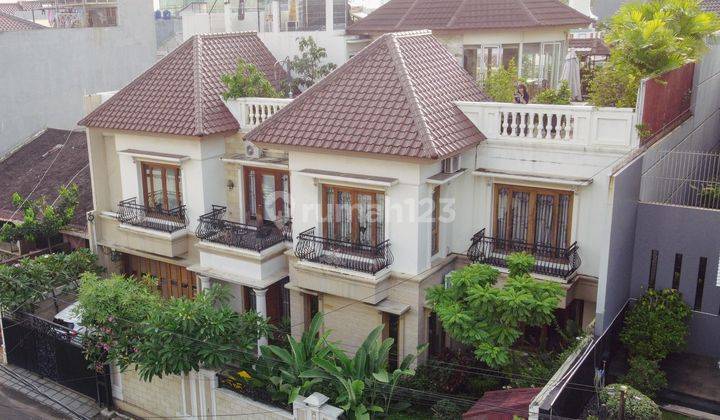 Di Jual Rumah Mewah Klasik Tropis Area Slipi Jakarta Barat 2