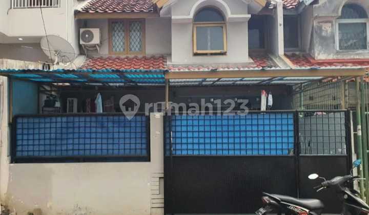 Rumah di Taman Semanan Indah , Siap Huni, Dekat Stasiun, Hadap Selatan