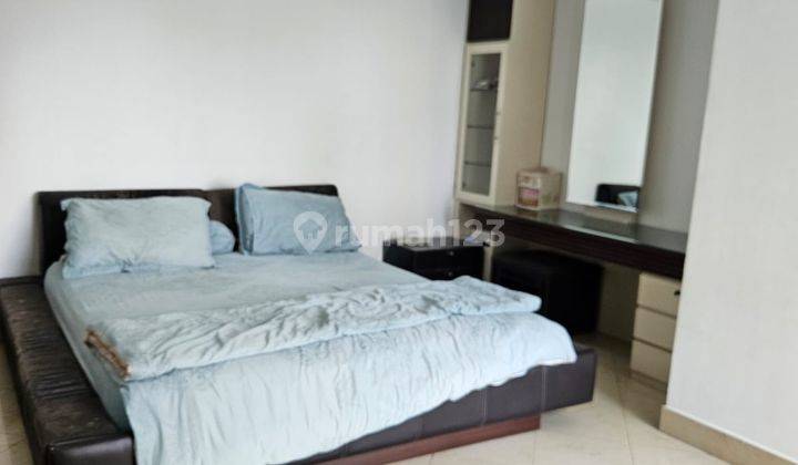 Di Jual Cepat Apartment Taman Anggrek, Full Furnished, View Pool  2