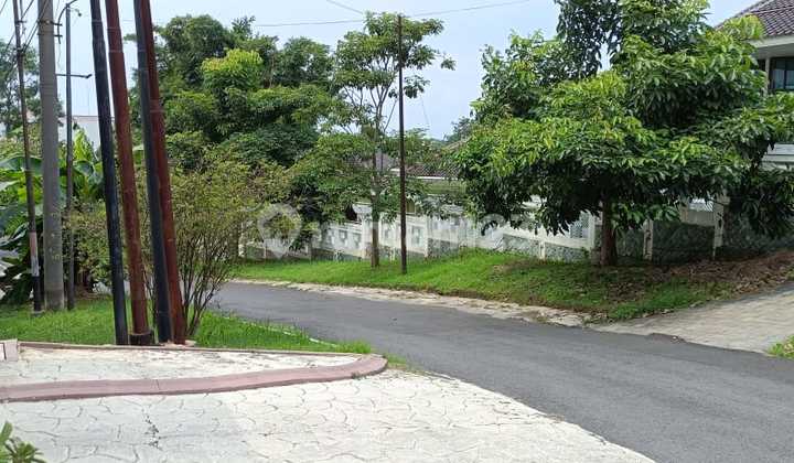 Rumah Mewah di Semarang Jawa Tengah, Siap Huni, Strategis 2