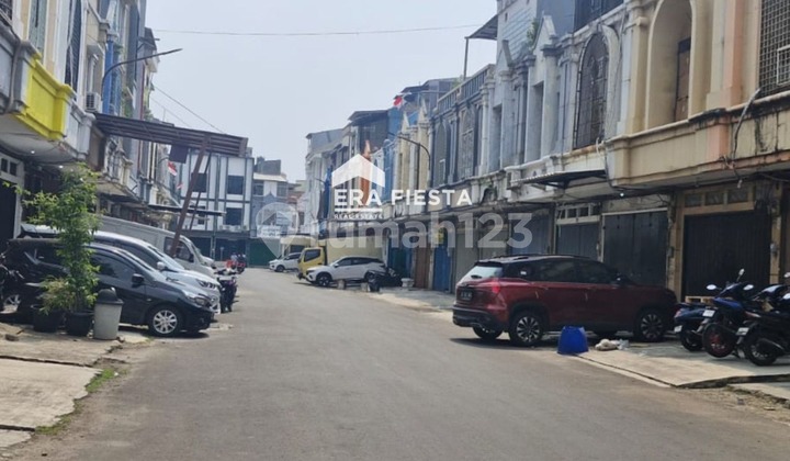 For Quick Sale: Rainbow Shop House in Taman Palem, West Jakarta, 4X14, Unit Sales Available. 2