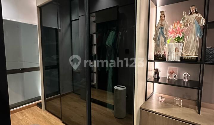 For Sale: Kazumi Cluster, The Zora BSD City, 3 floors, Renovated, Fully Furnished. 2