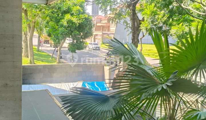 Dijual  Rumah kantor di Villa Taman Telaga Citraland Utama Surabaya 2
