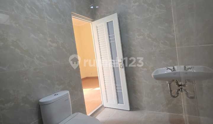 Dijual Rumah Bagus SHM Cluster Darwin Gading Serpong, Tangerang