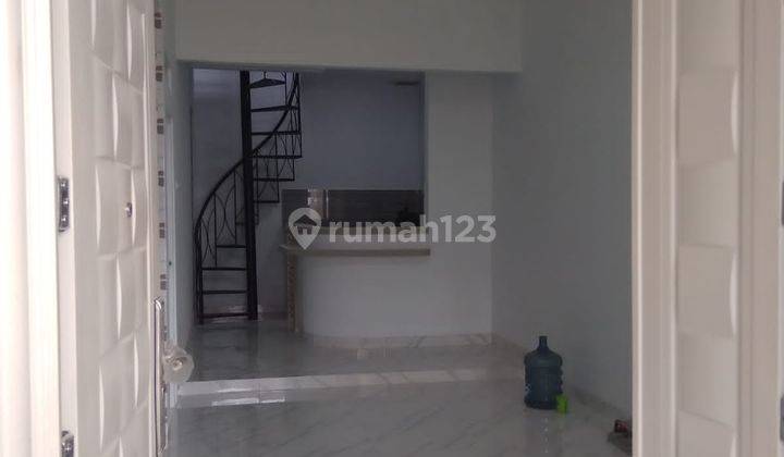 Dijual Rumah Bagus SHM di Cluster Yunani Banjar Wijaya, Tangerang 2