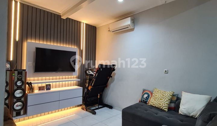 Dijual Rumah Rapi Semi Furnished di Cluster Madrid Palem Semi Karawaci Tangerang 2
