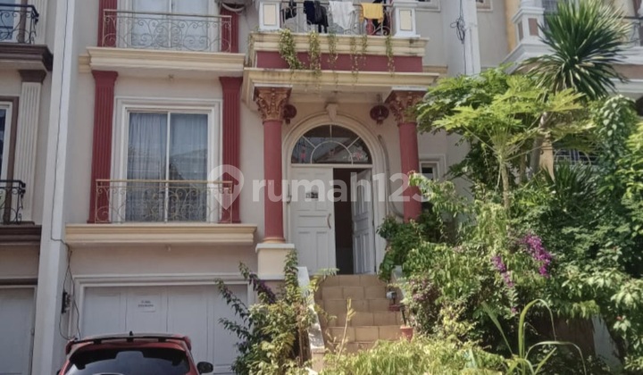 For Sale PIK House Full Furnished 3 floors Size 7x20 m2 in North Jakarta 1