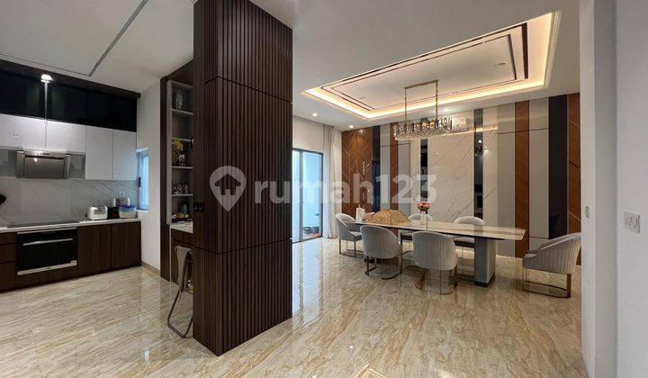 Dijual Rumah PIK Furnished mewah Golf Island 2lt Uk200m²  at Jakarta Utara 2