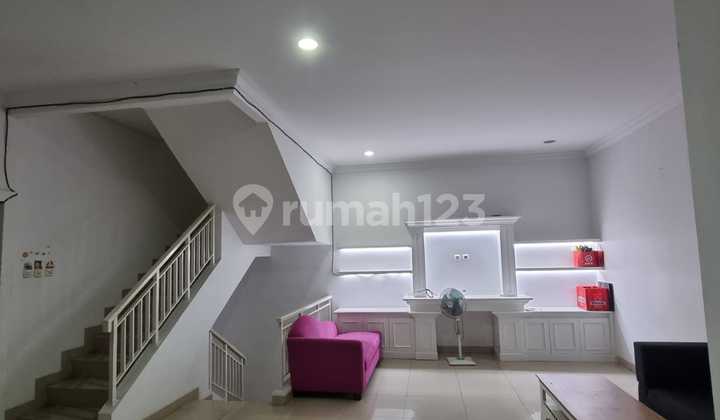 Dijual Town House Emerlad Pik Semi Furnished