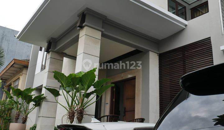 Rumah Modern Super Mewah di Pusat Kota Green Garden Jakarta Barat 2