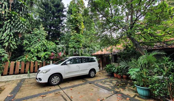 Disewakan Rumah 2 Lantai Posisi Hoek di Cipete Jakarta Selatan Disewakan Rumah 2 Lantai Posisi Hoek di Cipete Jakarta Selatan