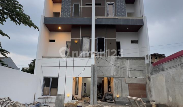 Rumah Baru di Kavling DKI Meruya Selatan Jakarta Barat 2
