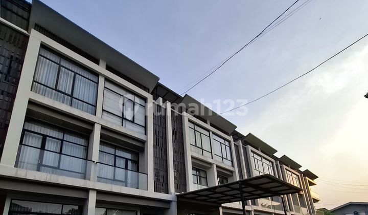 Rumah di Komplek Sunrise Kebon Jeruk Jakarta Barat
