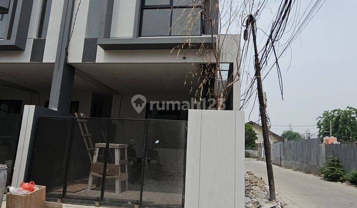 Dijual Rumah Baru Hoek di Komplek Taman Ratu Kepa Duri Jakarta Barat 1