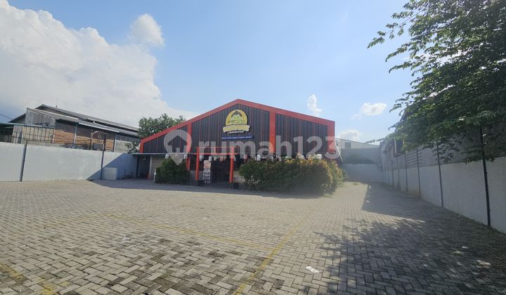 For Rent: Former Japanese Restaurant Commercial Space in Karang Tengah, Corner Position